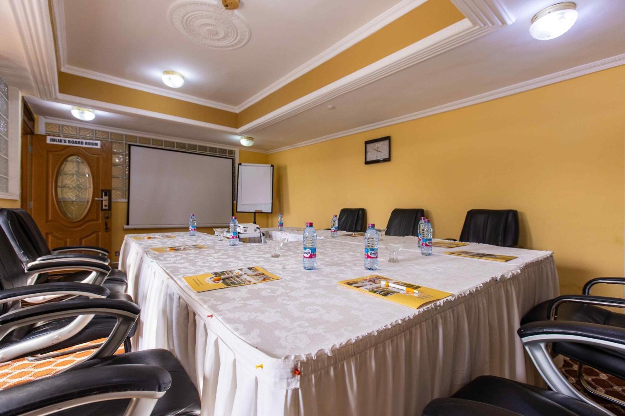 Charleston Hotel Accra Exterior photo
