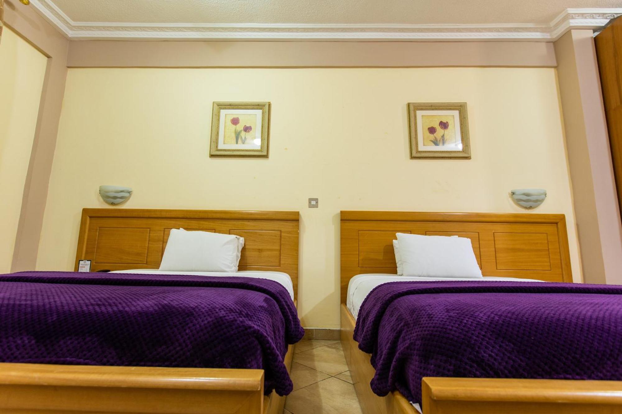Charleston Hotel Accra Room photo